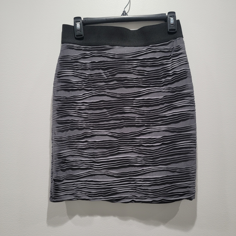 H&M Monochrome Striped Pencil Skirt
